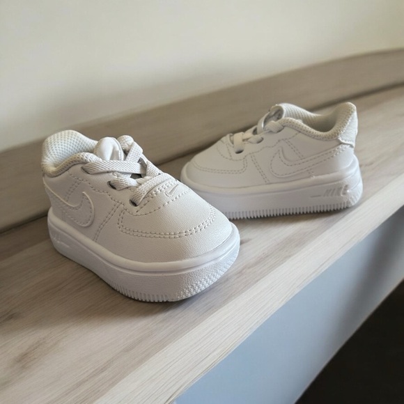 NIB Kids Toddler Nike Air Force 1 '18 Casual Shoes White 905220 100 Size… - Picture 5 of 9